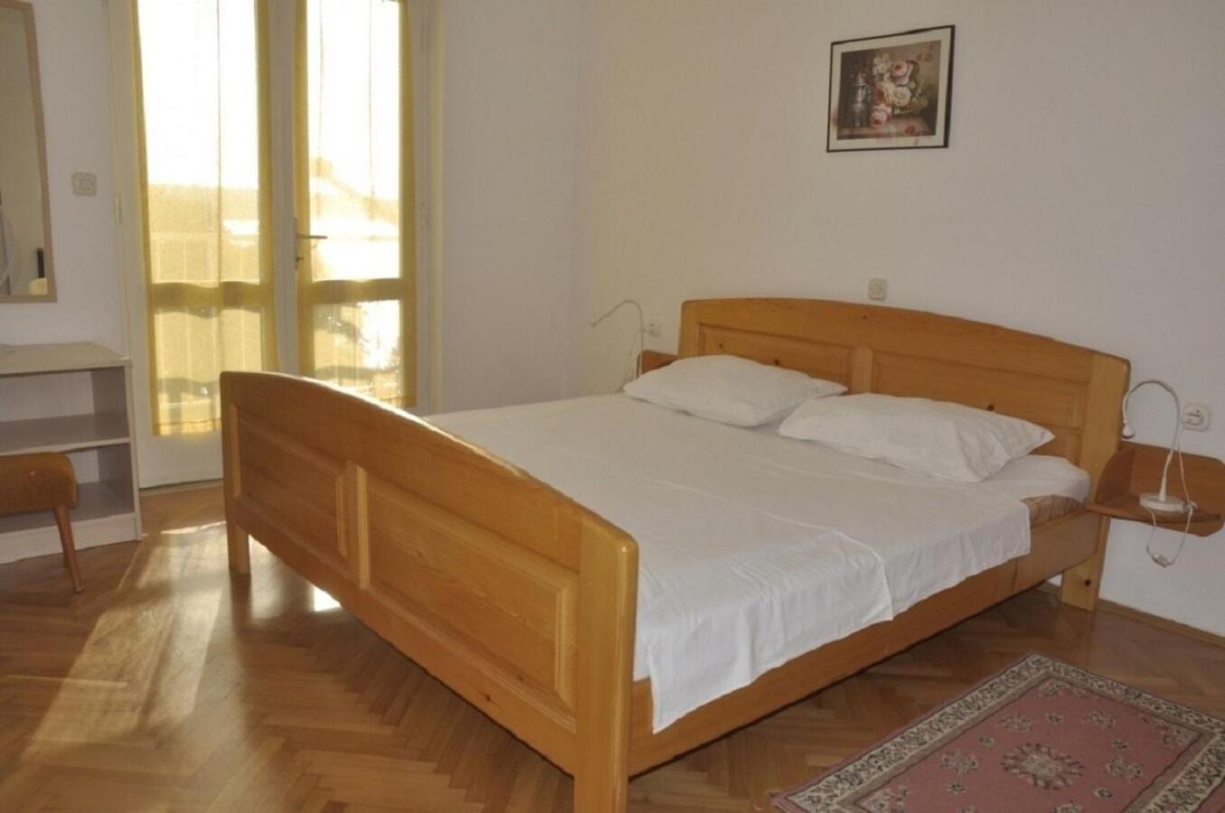 Apartments Petar - 6M From The Sea Barbat na Rabu Exteriör bild