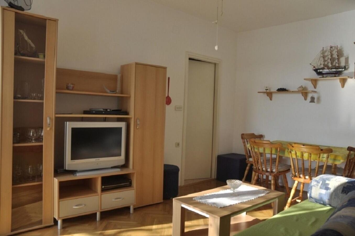 Apartments Petar - 6M From The Sea Barbat na Rabu Exteriör bild