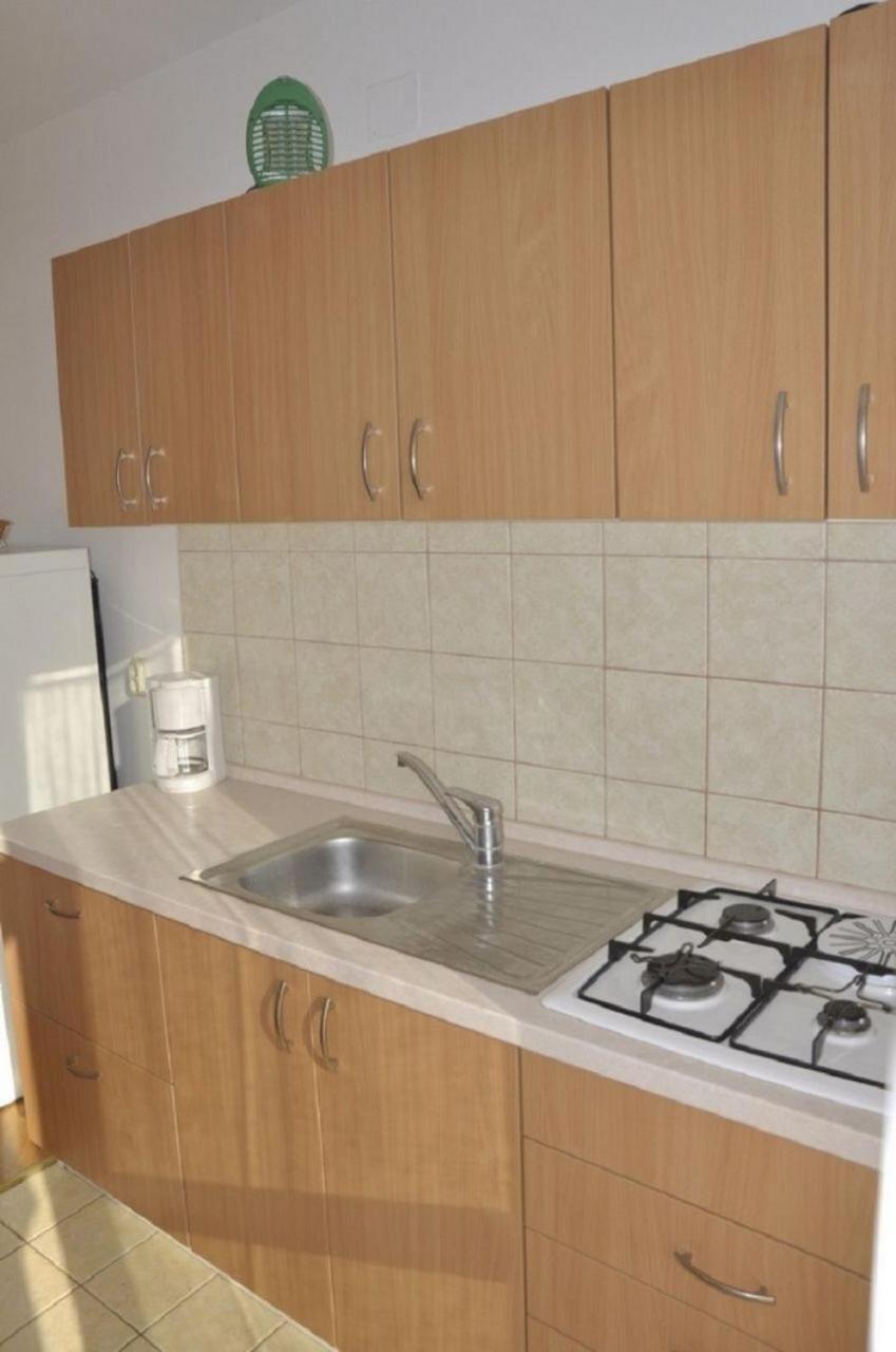 Apartments Petar - 6M From The Sea Barbat na Rabu Exteriör bild