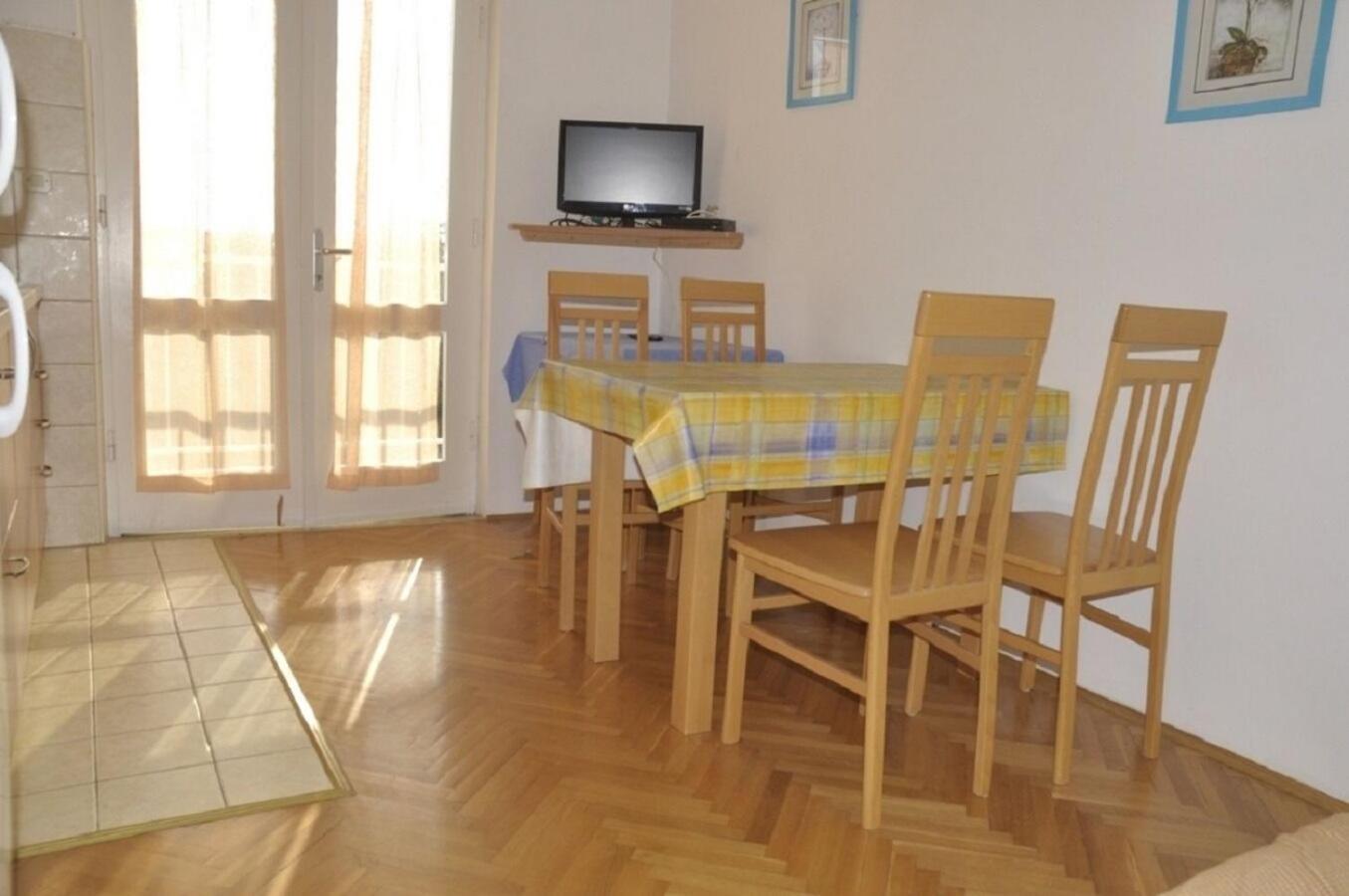 Apartments Petar - 6M From The Sea Barbat na Rabu Exteriör bild