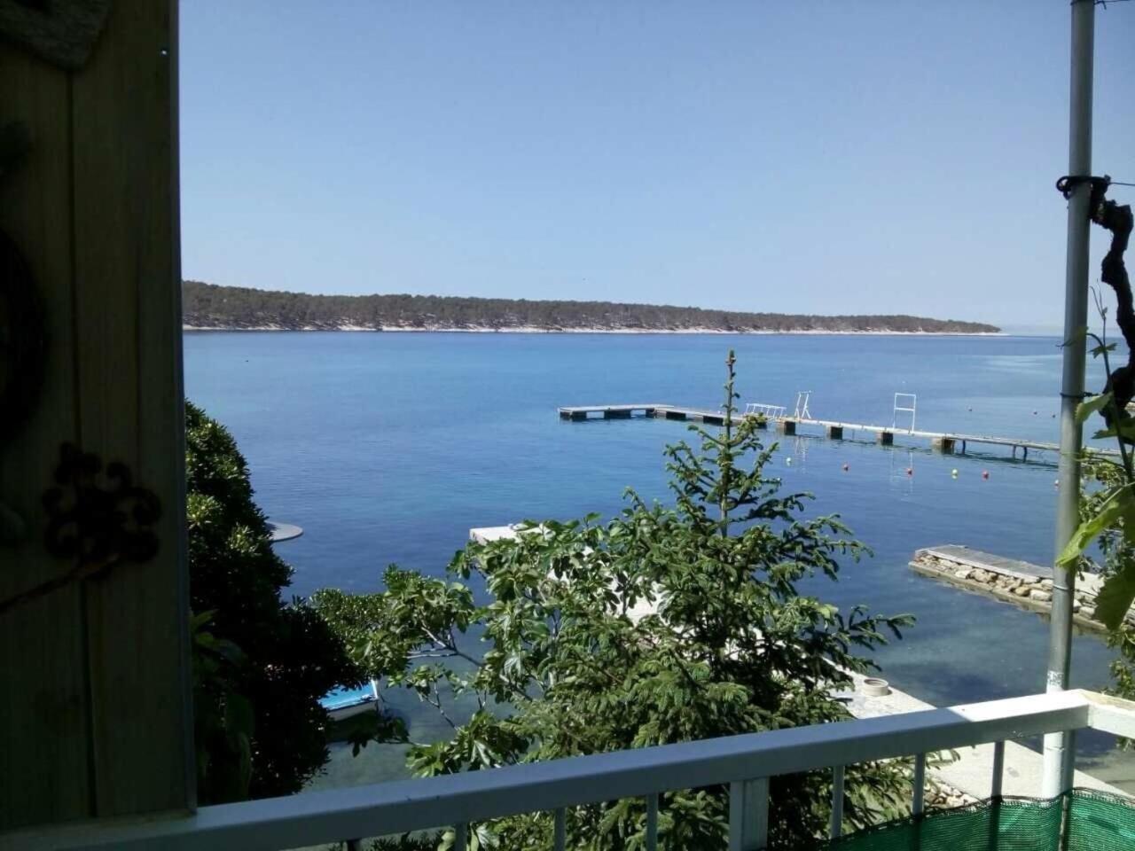 Apartments Petar - 6M From The Sea Barbat na Rabu Exteriör bild