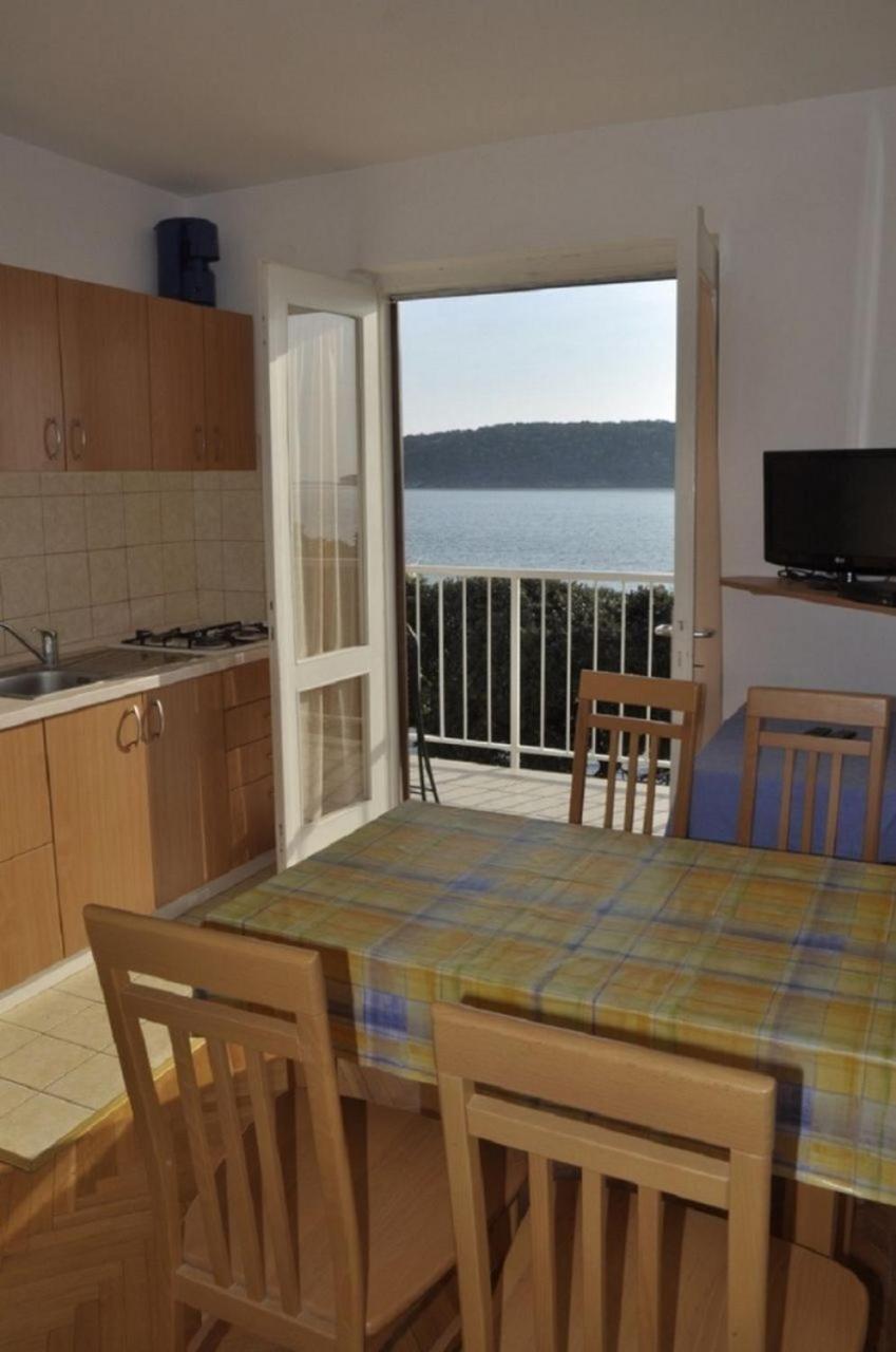 Apartments Petar - 6M From The Sea Barbat na Rabu Exteriör bild