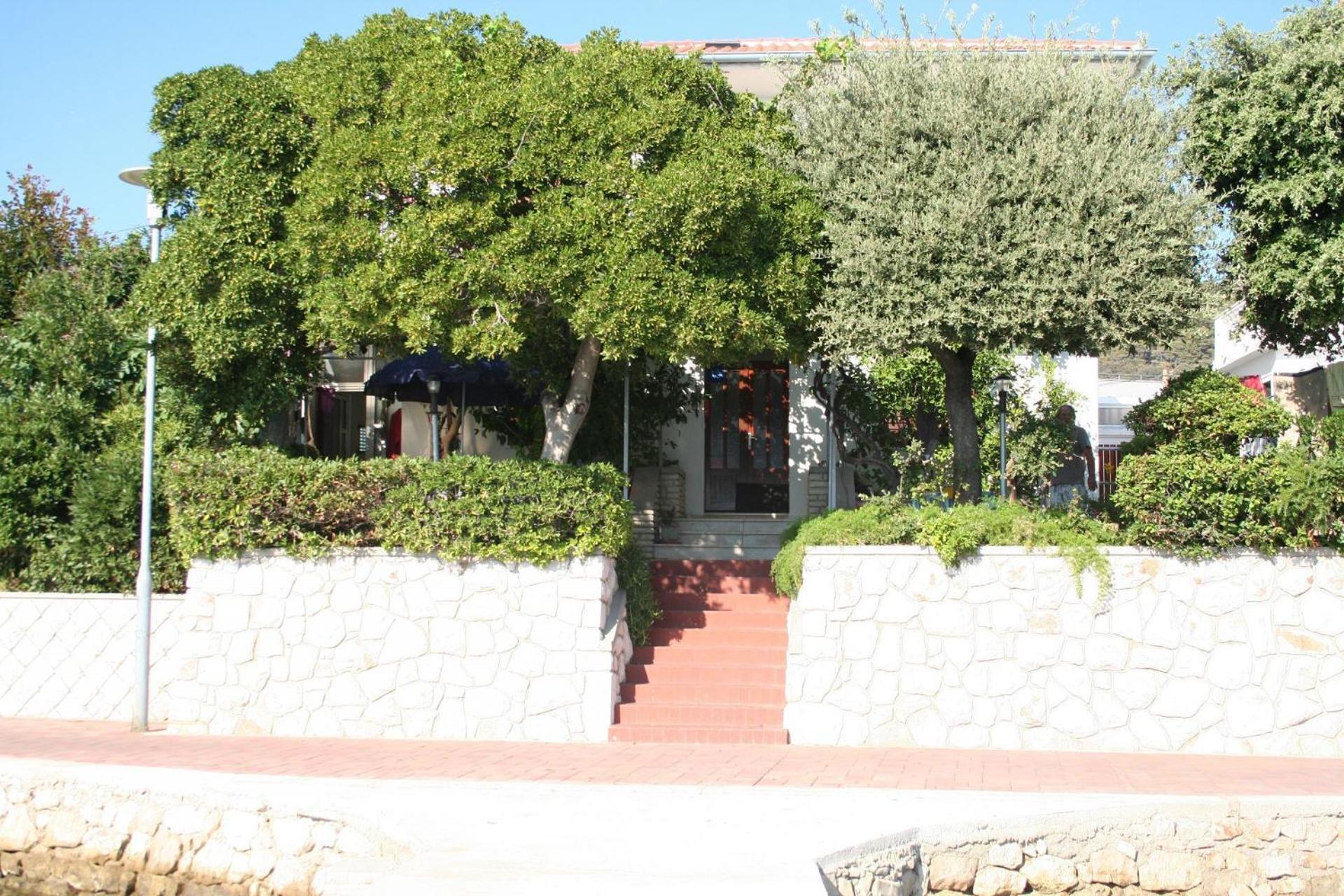 Apartments Petar - 6M From The Sea Barbat na Rabu Exteriör bild